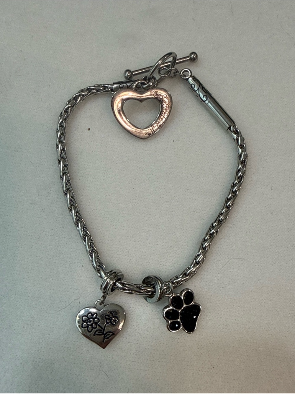 HALLMARK Silver Tone CELEBRATE LIFE Starter Charm Bracelet w/ Two Charms #41A